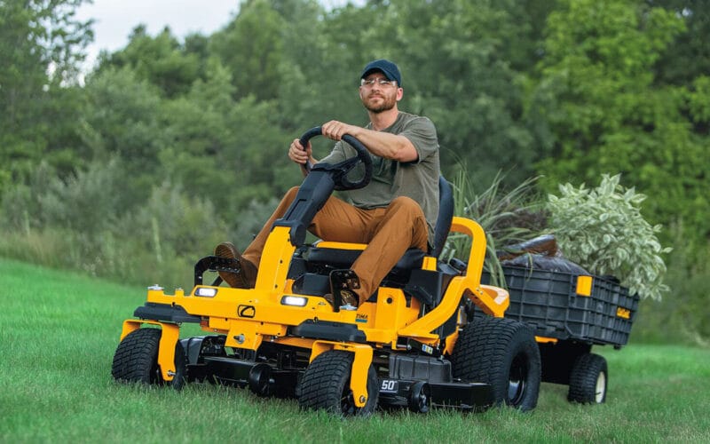 Cub Cadet zero-turn miljöbild